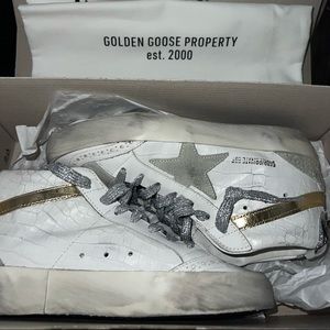 GOLDEN GOOSE
Mid Star Croco Wing-Tip Sneakers